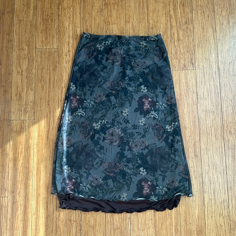Dark floral skirt size L